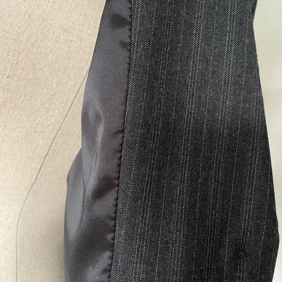 THEORY Women's Gray Wool Blend Double Breasted Pinstripe Blazer Size: 00 NWOT - Picture 8 of 10